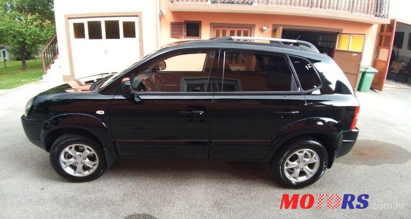 2010' Hyundai Tucson photo #4