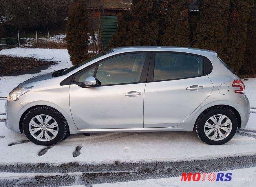 2014' Peugeot 208 1,4 Hdi photo #2