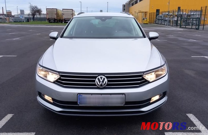 2019' Volkswagen Passat Variant photo #2