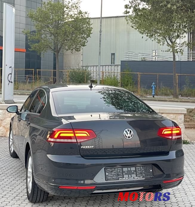 2015' Volkswagen Passat photo #3