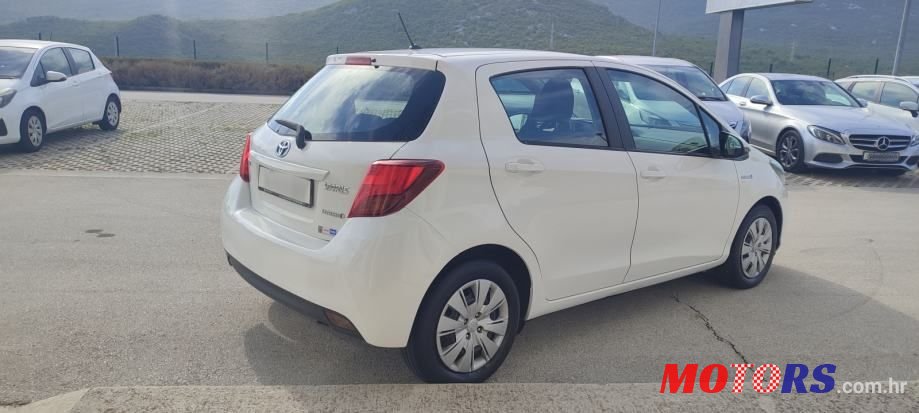 2015' Toyota Yaris photo #5