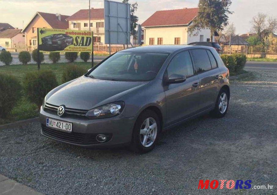 2010' Volkswagen Golf VI 1,6 Tdi photo #2