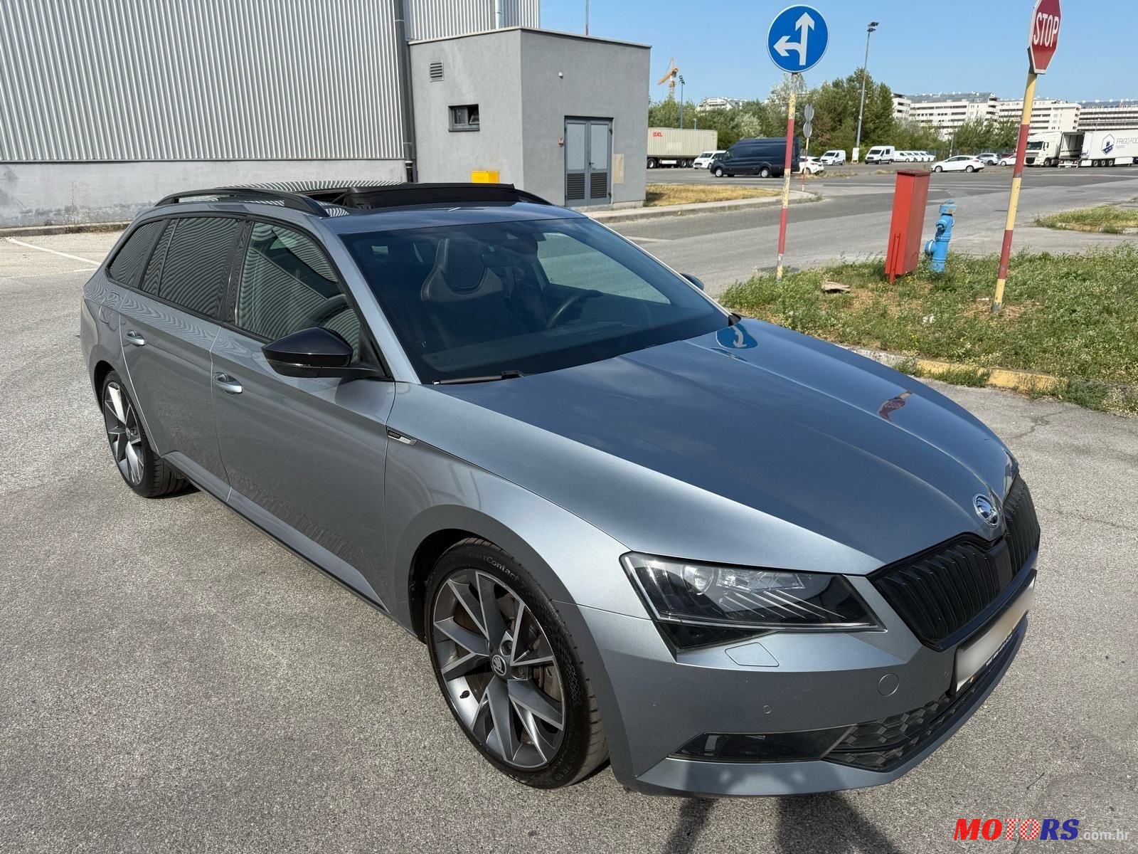 2019' Skoda Superb Combi photo #1