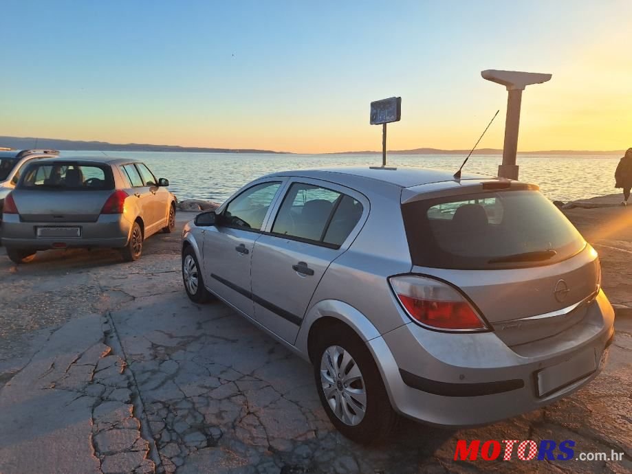 2005' Opel Astra 1,6 photo #3