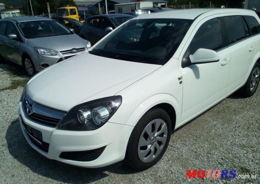 2010' Opel Astra Karavan photo #1