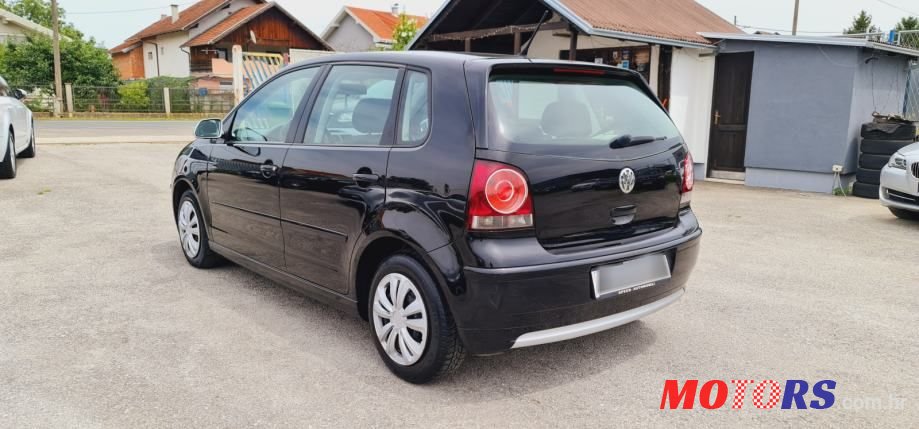 2009' Volkswagen Polo photo #5