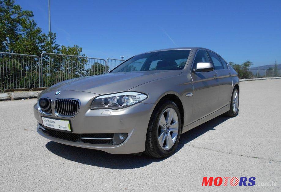 2013' BMW Serija 5 520D photo #1