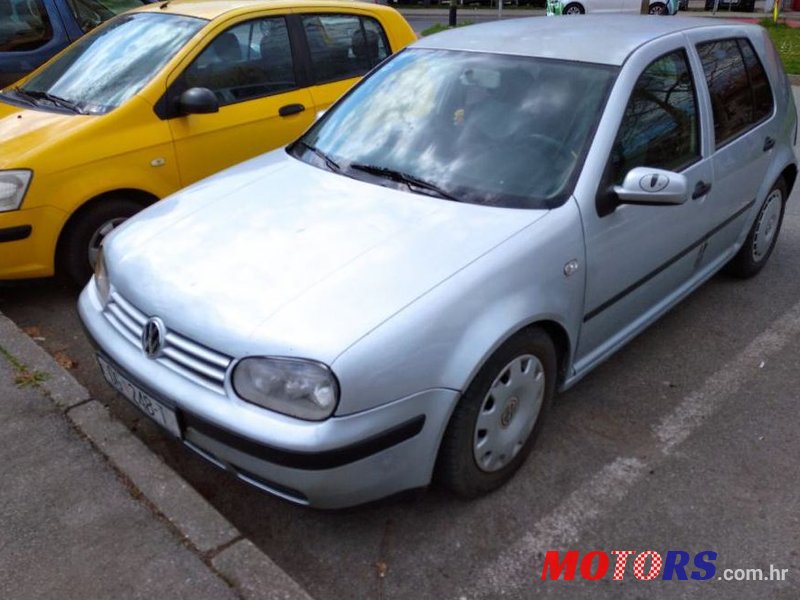 2001' Volkswagen Golf 4 1,9 Tdi photo #1