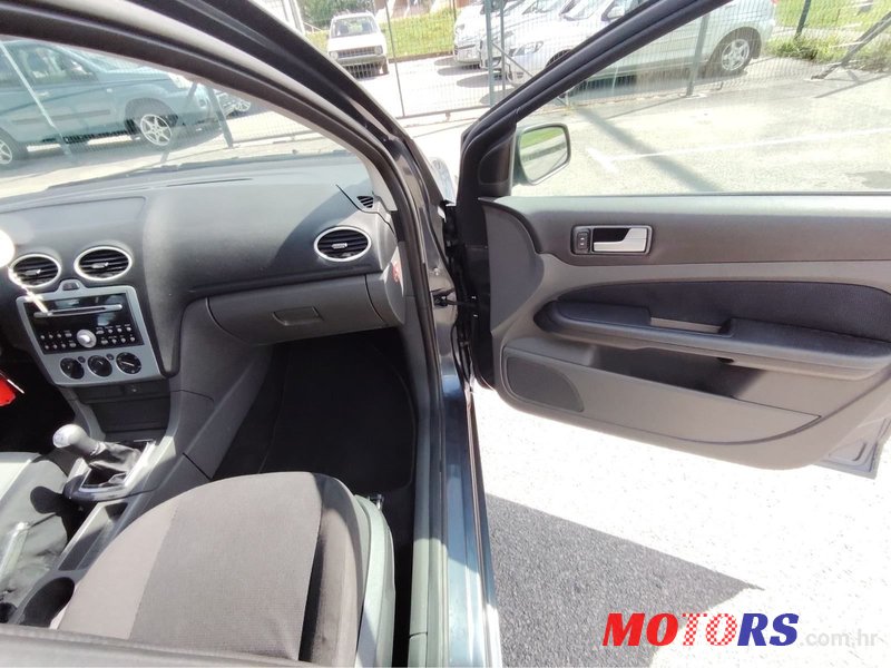 2006' Ford Focus Karavan photo #4