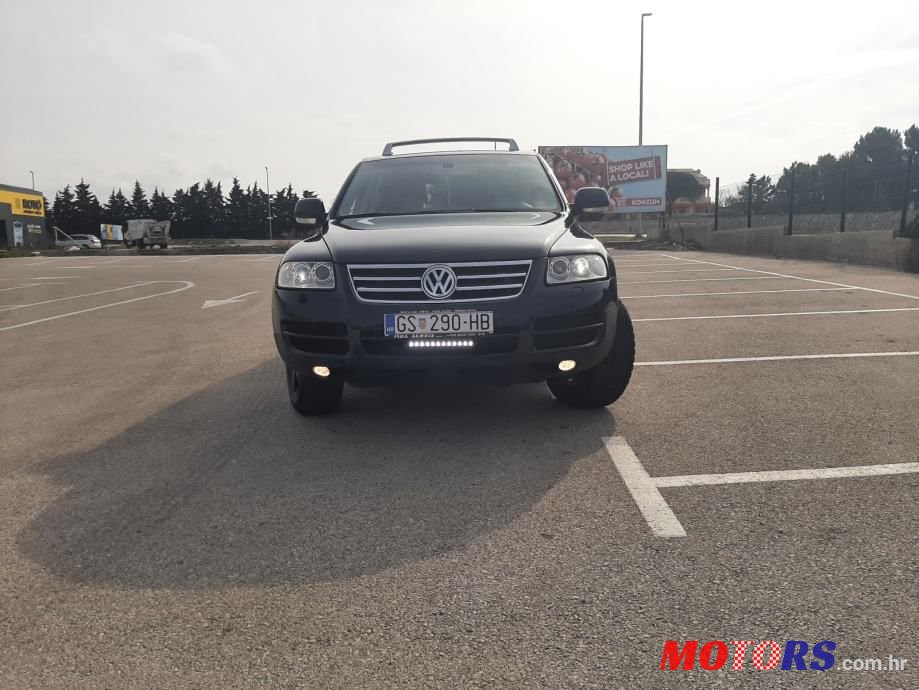 2004' Volkswagen Touareg photo #2