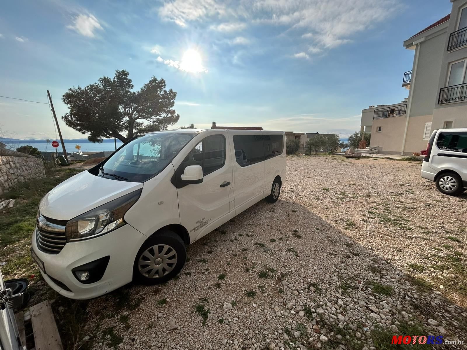 2017' Opel Vivaro photo #1