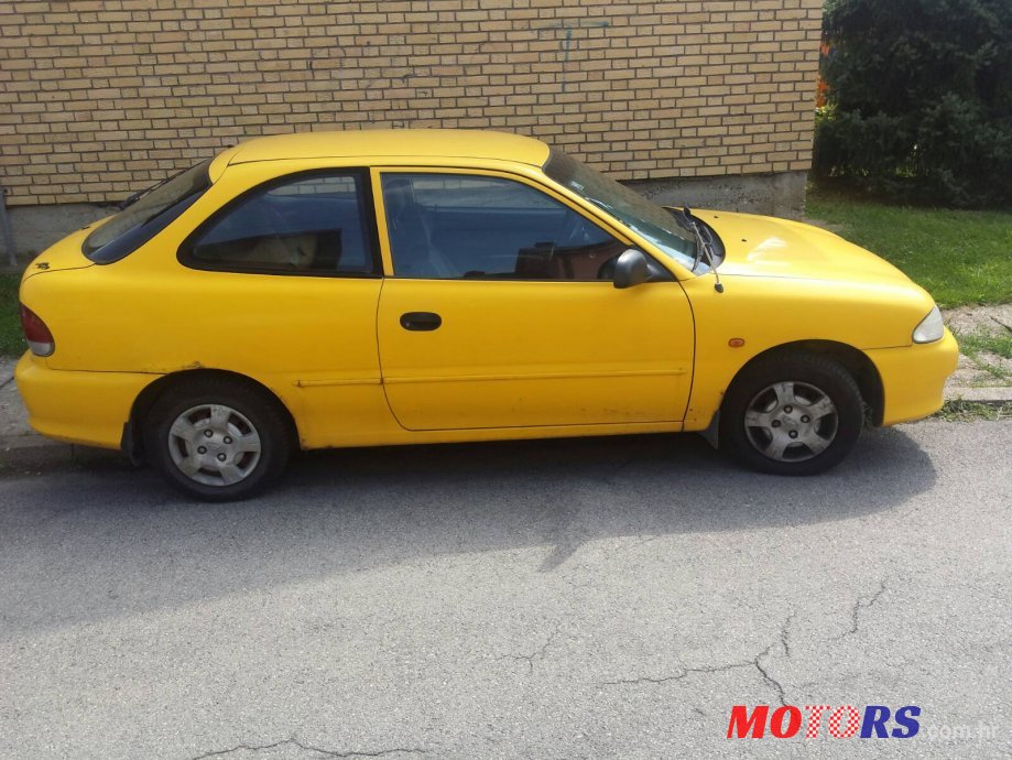 1999' Hyundai Accent photo #1