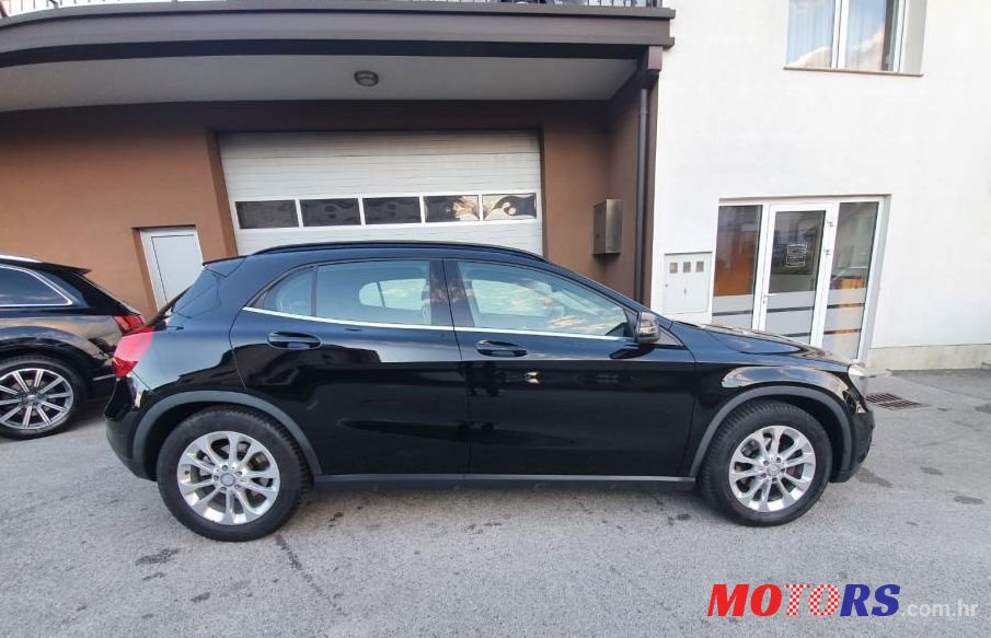 2015' Mercedes-Benz Gla 200 Cdi photo #5