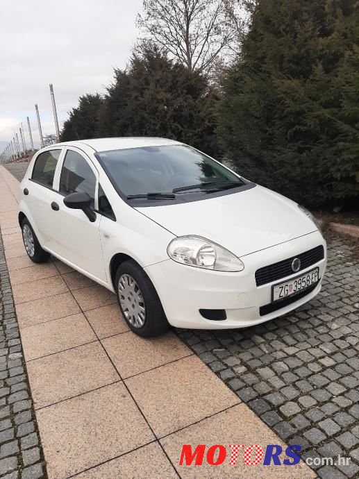 2012' Fiat Grande Punto 1,4 photo #2