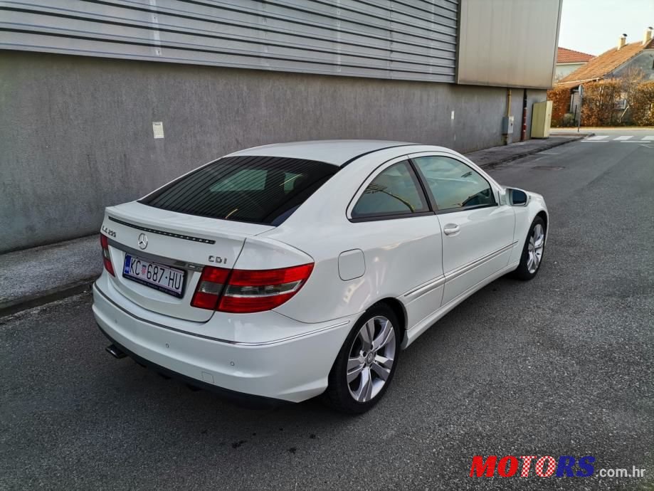 2010' Mercedes-Benz CLC photo #6