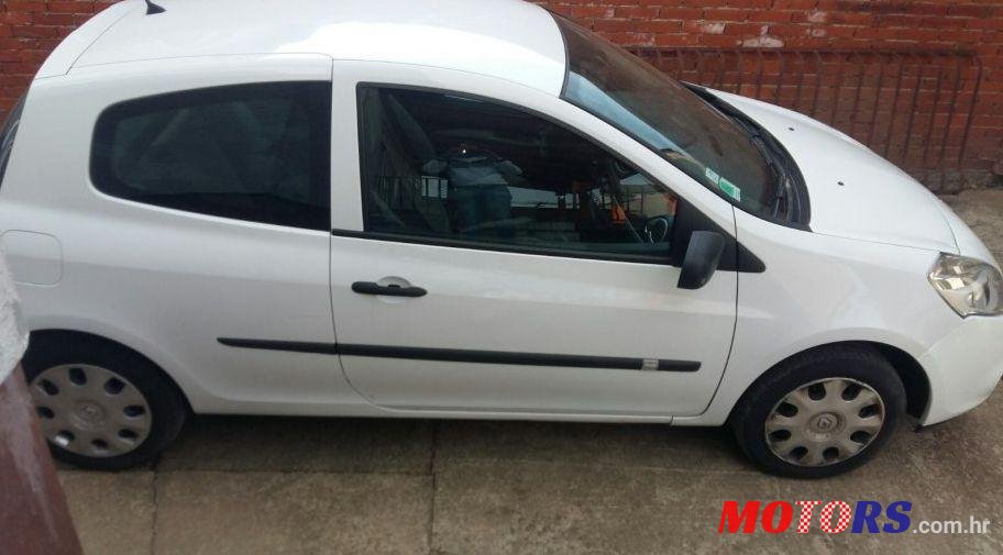 2011' Renault Clio 1,5 Dci photo #2