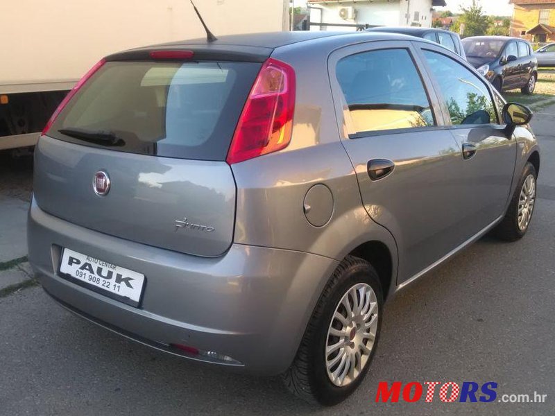 2010' Fiat Grande Punto 1,2 8V photo #2