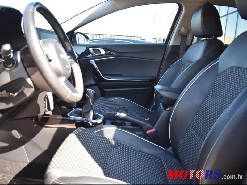 2021' Kia XCeed photo #7