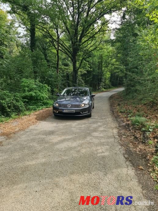 2012' Volkswagen Passat photo #3