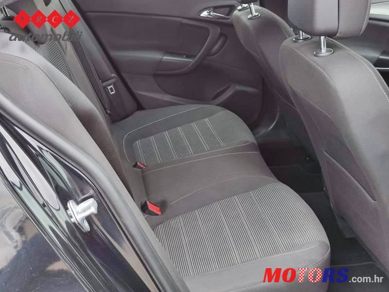 2017' Opel Insignia photo #3