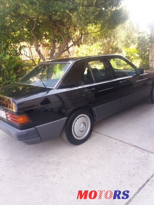 1993' Mercedes-Benz 190 D photo #6