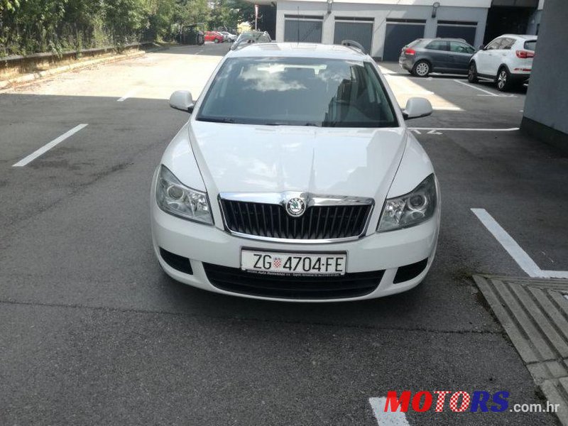 2011' Skoda Octavia Combi 1,6 Tdi photo #1