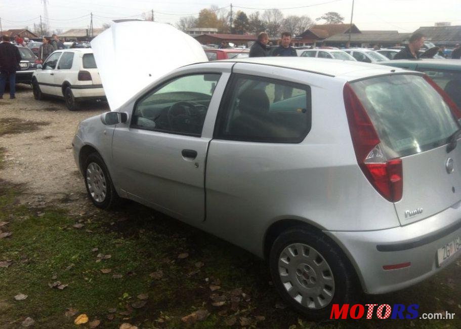 2009' Fiat Punto 1,2 photo #2