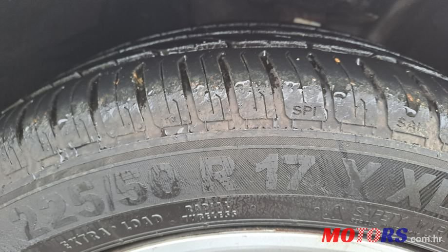 2011' Opel Astra Karavan photo #5