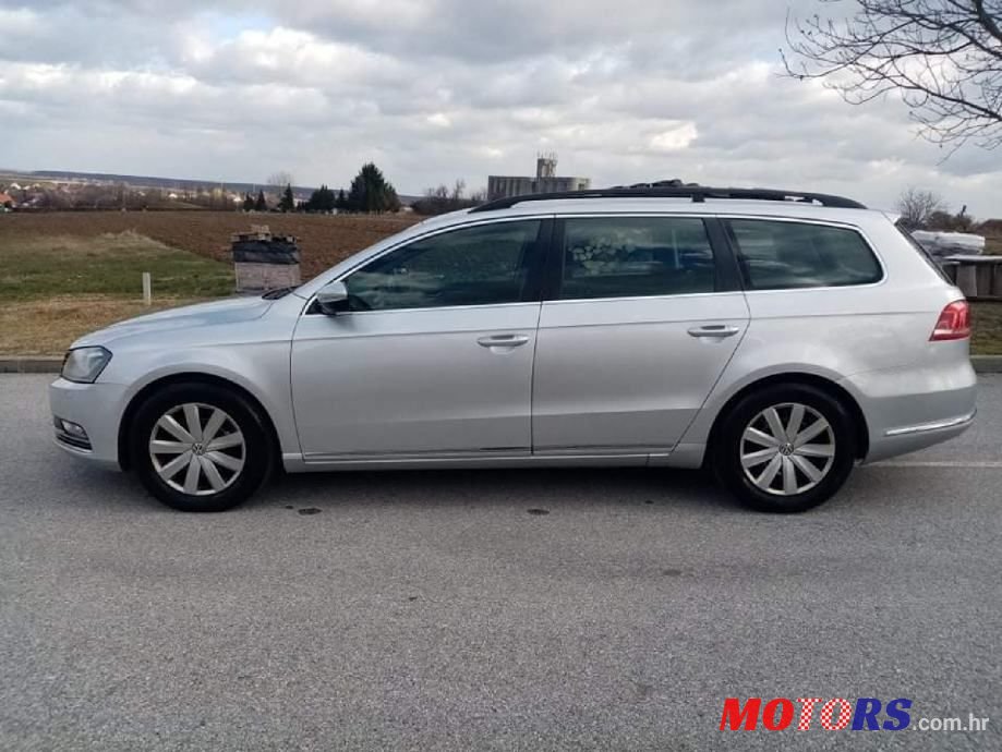 2011' Volkswagen Passat Variant photo #4