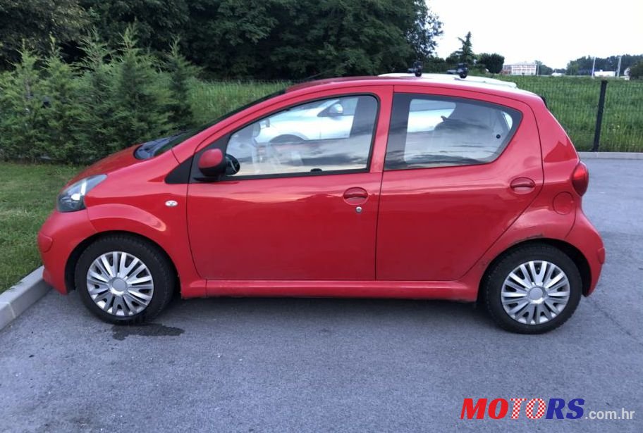 2008' Toyota Aygo 1,0 Vvt-I photo #1