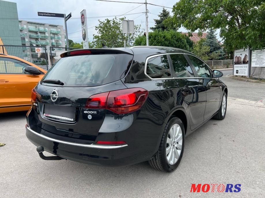 2015' Opel Astra Karavan photo #4