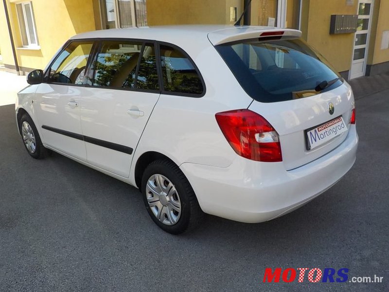 2012' Skoda Fabia Combi photo #5