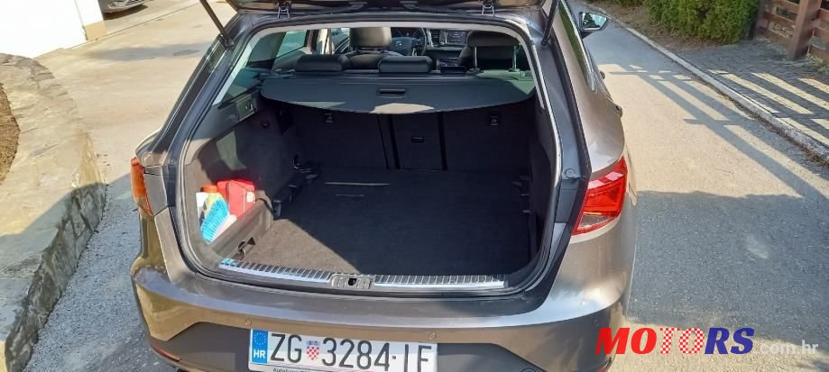 2015' SEAT Leon photo #5