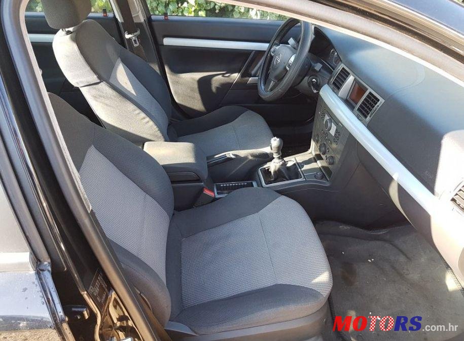 2005' Opel Vectra 1,9 Cdti photo #1