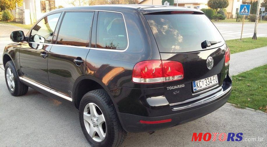 2005' Volkswagen Touareg 2,5 R5 TDI photo #3