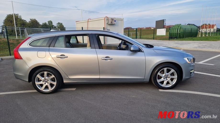 2013' Volvo V60 D2 photo #3