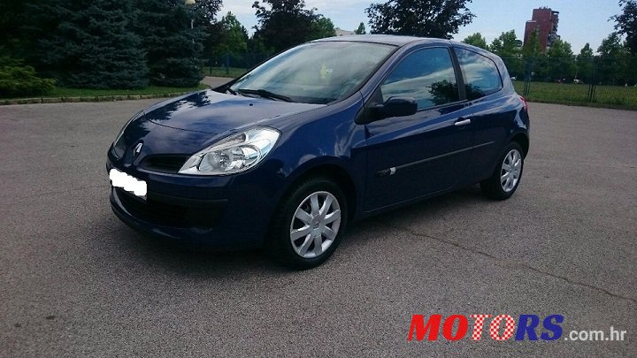 2007' Renault Clio photo #2