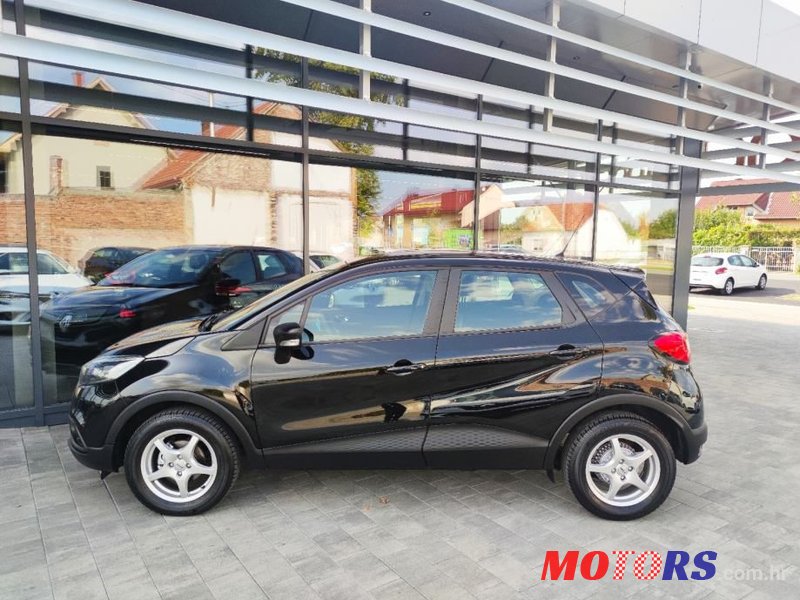 2016' Renault Captur photo #3