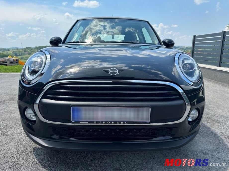 2019' MINI Cooper One photo #6
