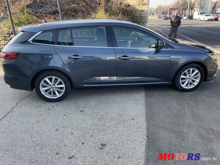 2017' Renault Megane Grandtour photo #4