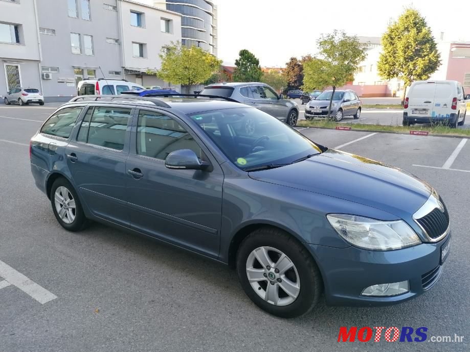 2010' Skoda Octavia Combi photo #3