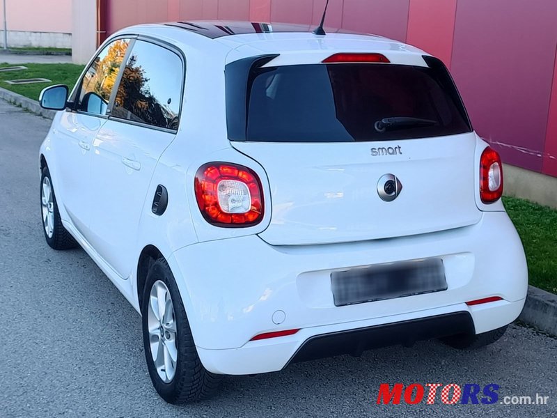 2019' Smart Forfour photo #6