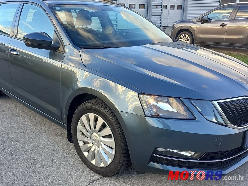 2020' Skoda Octavia Combi photo #1