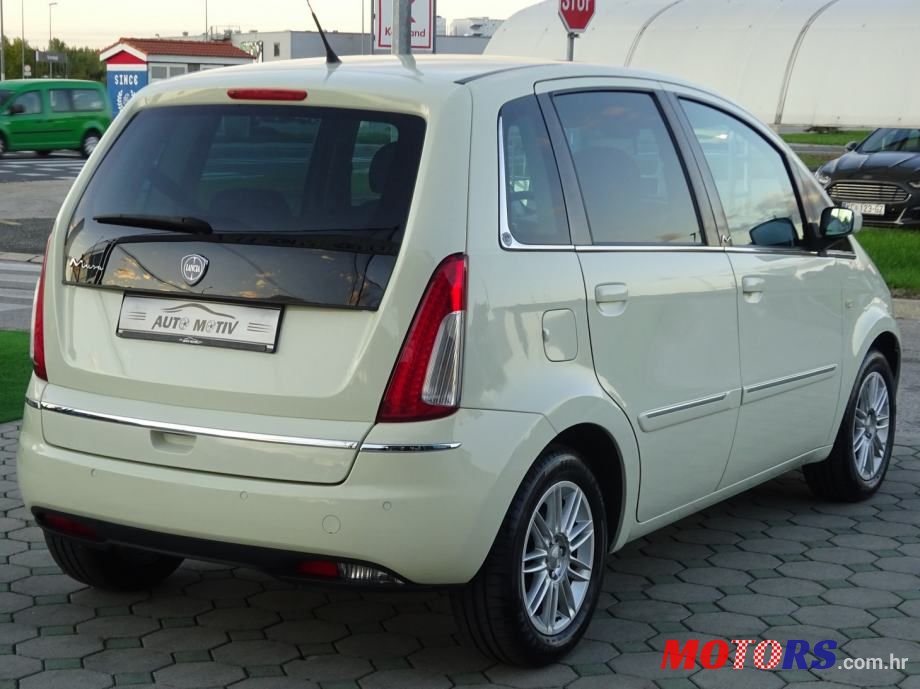 2008' Lancia Musa photo #5