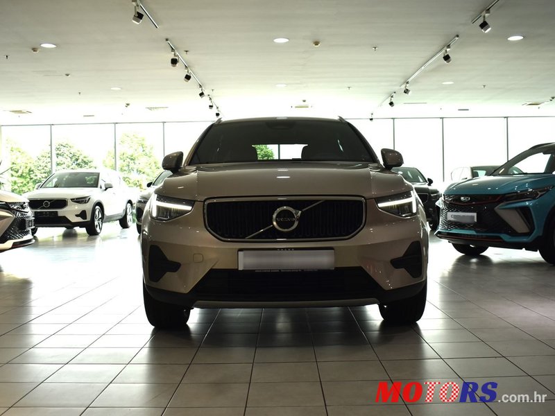 2024' Volvo XC40 photo #2