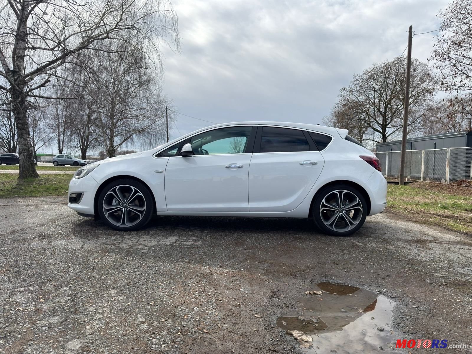 2013' Opel Astra 2.0Cdti photo #2
