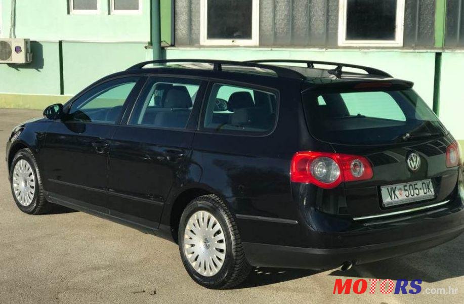 2010' Volkswagen Passat Variant photo #2