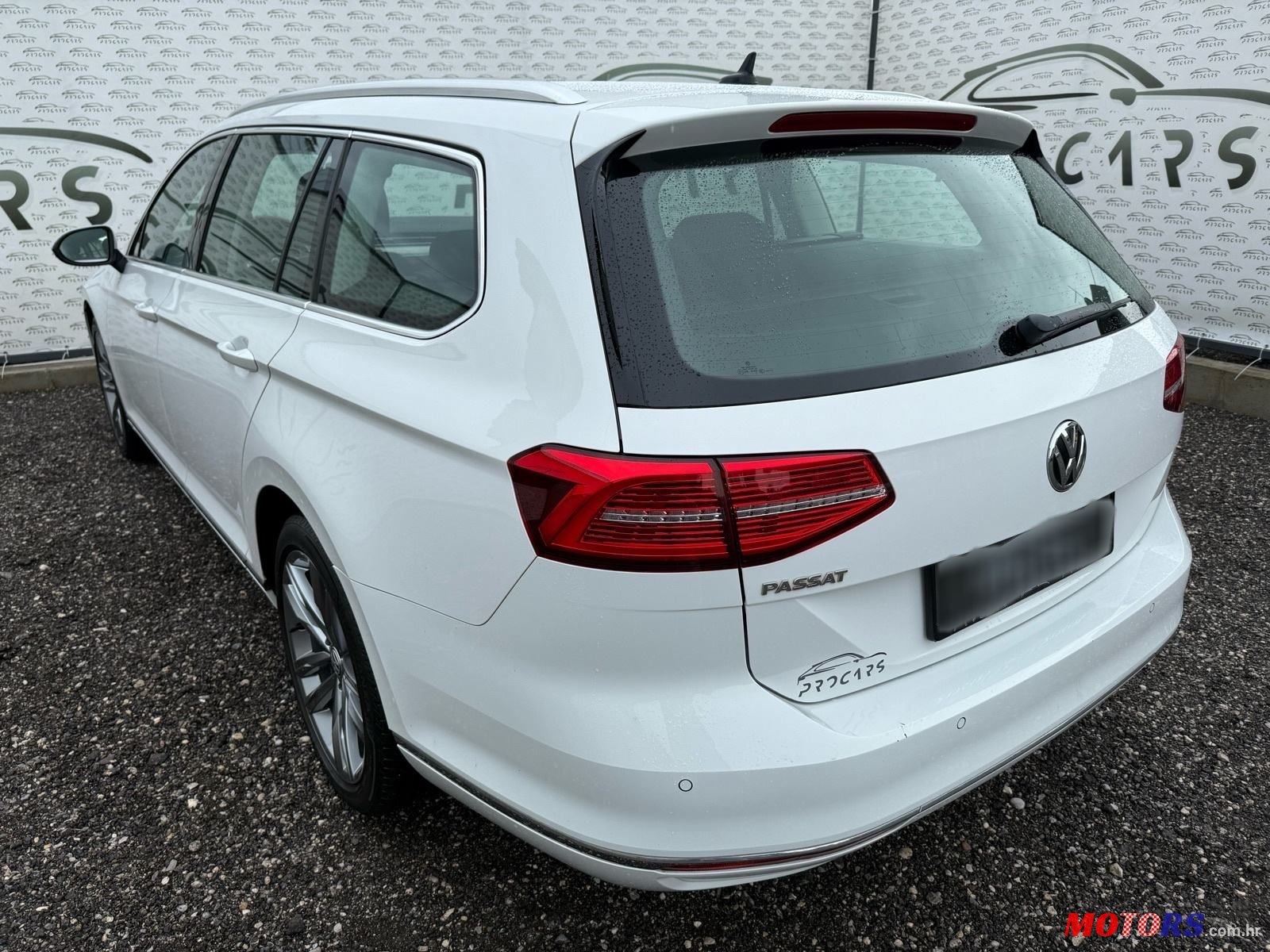 2019' Volkswagen Passat Variant photo #6