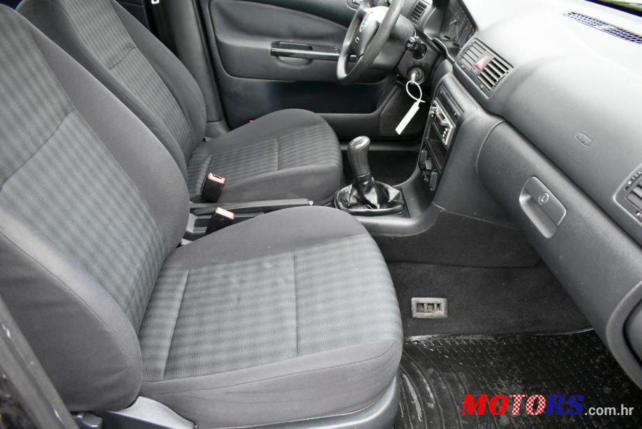 2007' Skoda Octavia 1.4 16V photo #5