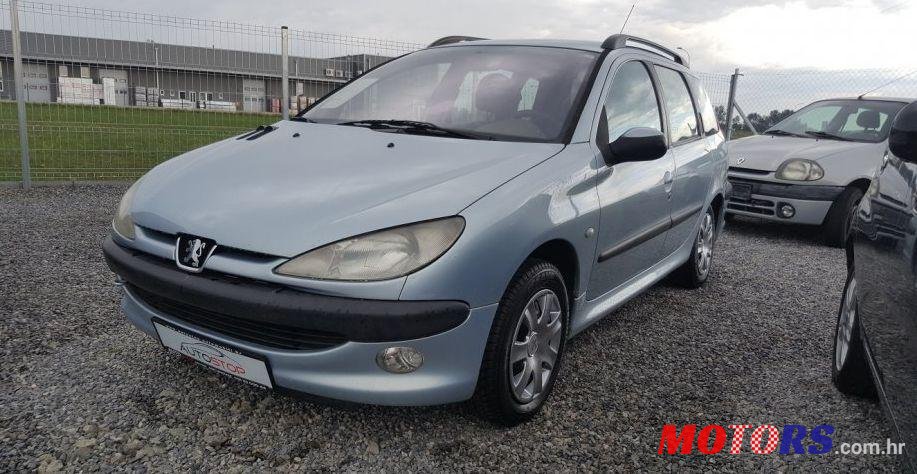 2002' Peugeot 206 Break photo #2
